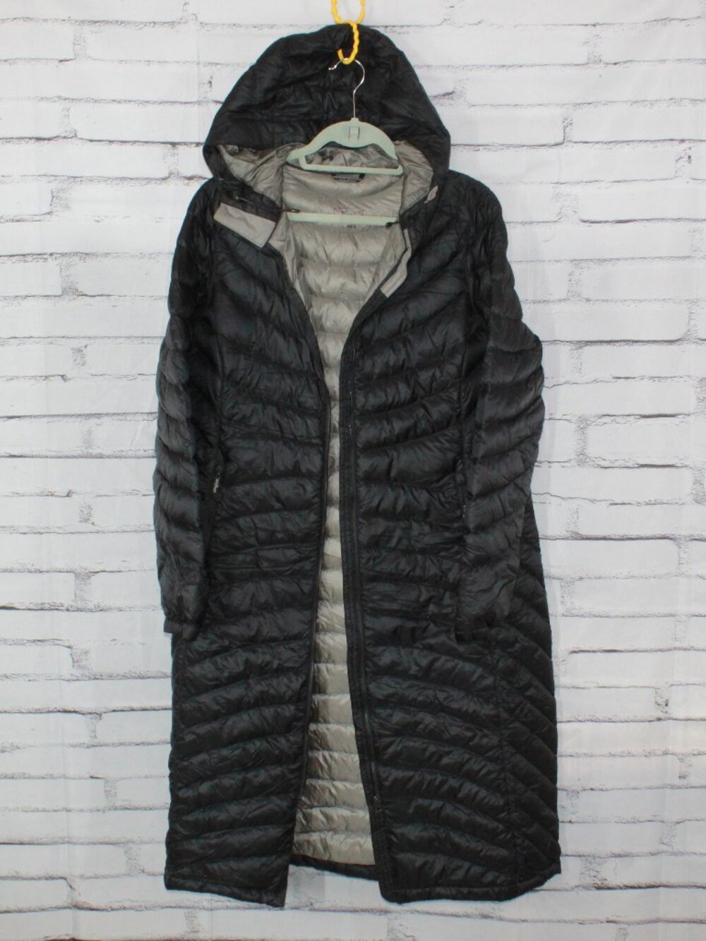 LL Bean Ultralight 850 Down Coat Long Nylon Ripstop Black Large READ FLAW